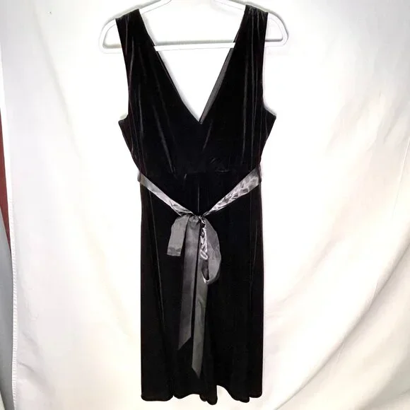 Scarlett Nite Woman Black Velvet Sleeveless Dress Size 18W - Picture 5 of 8